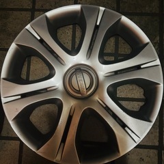 日産純正ホイールキャップの画像