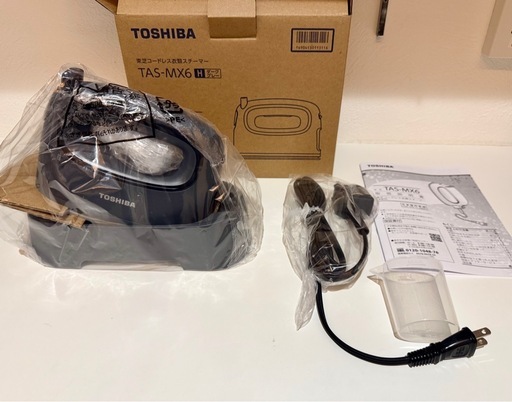 TOSHIBA 東芝　コードレス衣類スチーマー