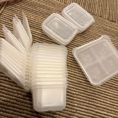 離乳食用容器や弁当箱・スプーンなどの画像