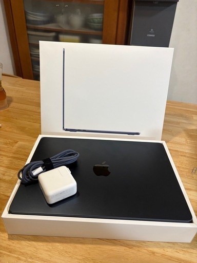 MacBook Air M3 13インチ / バッテリー96% / 箱・付属品完備