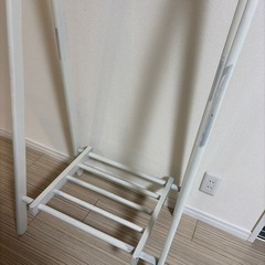 ハンガーラック　白の画像