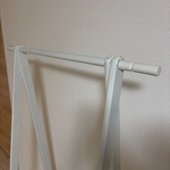 ハンガーラック　白の画像