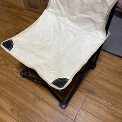 釣り用の折りたたみ椅子の画像