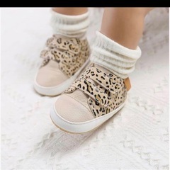 ベビーキッズ 6〜12ヶ月 12cm ヒョウ柄 スニーカー ベージュの画像