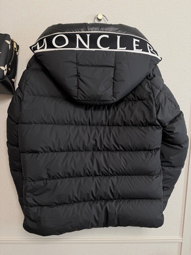 服/ファッション MONCLER