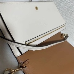 coachショルダー財布の画像