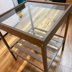 【受付終了】 IKEA ガラス天板のサイドテーブルの画像