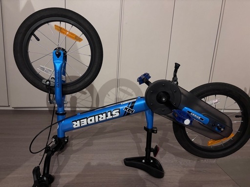 ストライダー14X ブルー