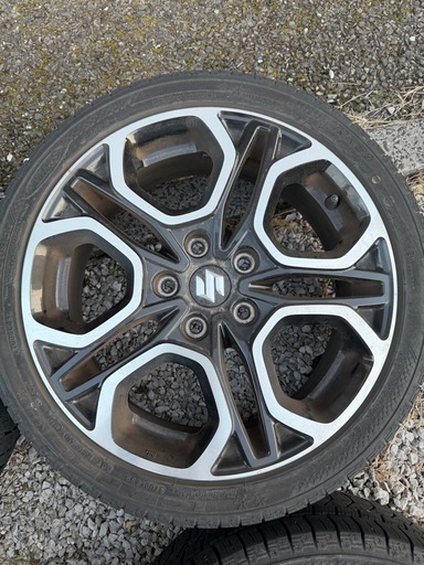 スイフトスポーツzc33sタイヤホイール