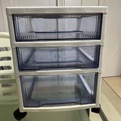 アイリスオーヤマ　クリアチェスト　キャスター付きの画像