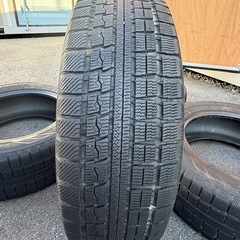 TOYO スタッドレスタイヤ      225/65R17の画像