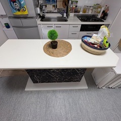 カウンターテーブルの画像