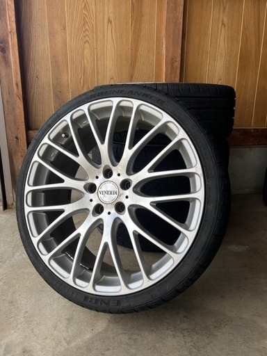 中古タイヤホイール付き225/35ZR20 90W履き替え無料バリ溝