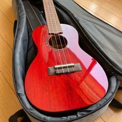 Uma Ukulele UK-20SC RED コンサートウクレレ シースルーレッドの画像