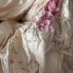 ダブルサイズの丸八真綿羽毛布団の画像