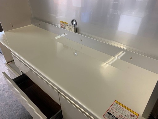 ♦食器棚　