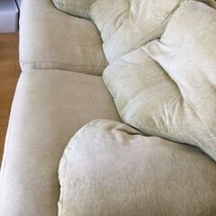  TCINOVA ソファーとオットマンの画像