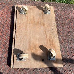 木製の台車の画像