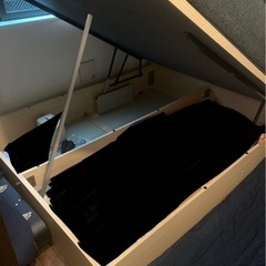 ニトリ大容量収納ベッドフレーム（クイーンサイズ）の画像