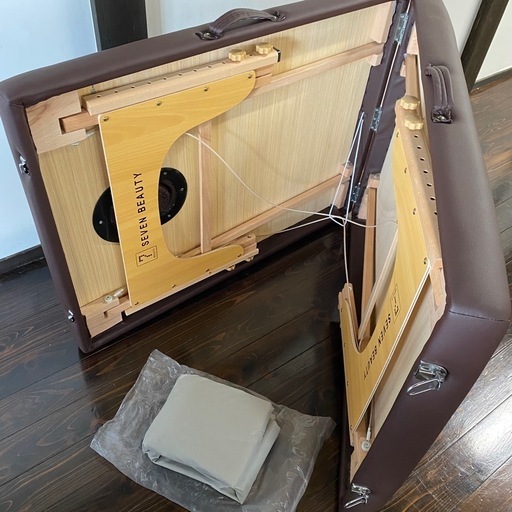 新品★軽量 折りたたみ マッサージベッド 有孔 木製 施術用 エステ 整体 ベッド
