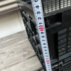 黒い折り畳みカゴの画像