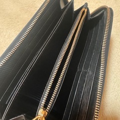 PRADA長財布ファスナーナイロン三角マーク　トライアングルの画像