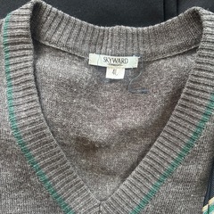 神戸星城高校制服とセーター２枚の画像