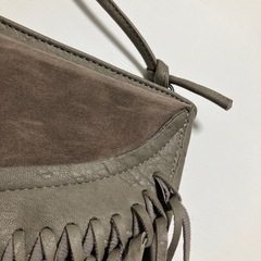 フリンジショルダーバッグ
の画像