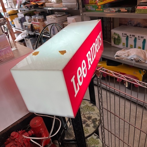 Lee riders  看板　行燈