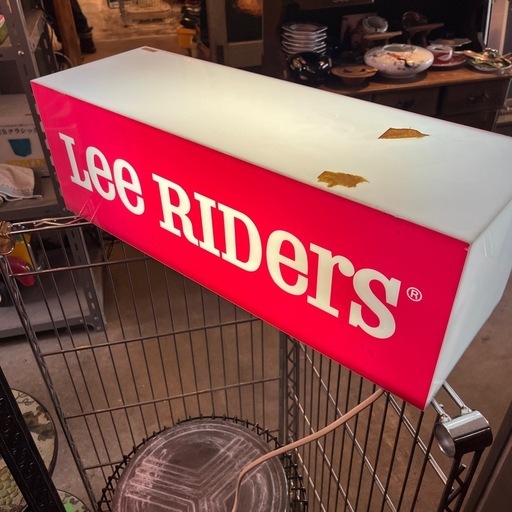 Lee riders  看板　行燈