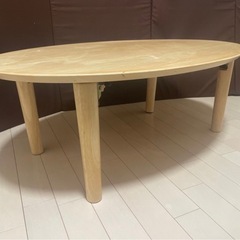 木のローテーブルの画像