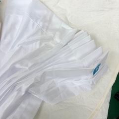 14未使用品 カーテン　4枚セット　100cmX丈90cm   1級遮光　レースカーテン付き の画像