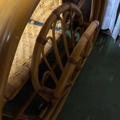 1人がけの椅子の画像