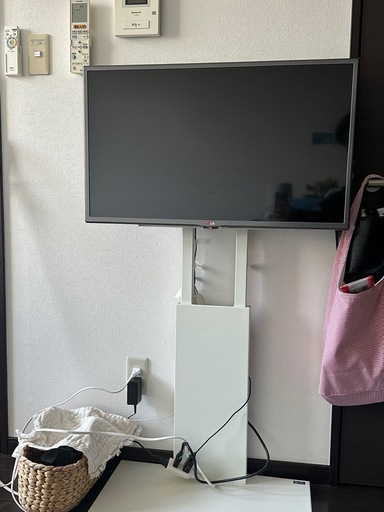【3/9まで引取】LG 32型テレビ ＆ 震度7対応WALLテレビスタンド セット！
