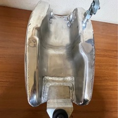 モンキー4Lビッグシーダー製アルミタンク！オムスビ型良品！POSHキャップ付の画像