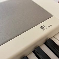 電子ピアノ　ペダル/椅子/専用台付き KORGB1-BKの画像