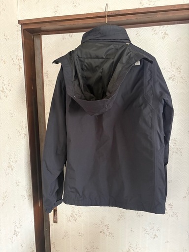 THE NORTH FACEのマウンテンパーカーです