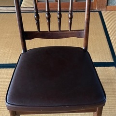 ダイニングテーブルの画像