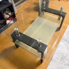 ガラステーブルの画像