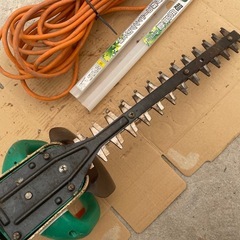 マキタ 350mm生垣バリカン ヘッジトリマー MUH3501 電源コード10m付　動作確認済の画像