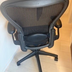 アーロンチェアの画像