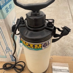 【お取引中】アイリスオーヤマ 蓄圧式噴霧器 SE611 タンク容量6L  未使用品？の画像