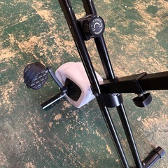 配送無料！お得品！STEADY フィットネスバイクの画像