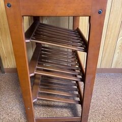 カリモク　マガジンラックの画像