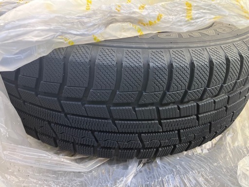 スタッドレスタイヤホイール付き215/65R164 本