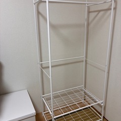 衣類ラック　ニトリ　２つ　白色　アウターラックの画像