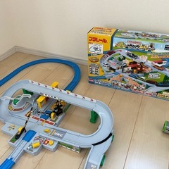 トミカ　くるぞわたるぞカンカン踏切　プラレールおまけ付の画像