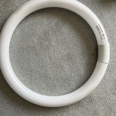 ３２W丸型蛍光灯の画像