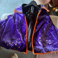 ユニバーサルスタジオ・ハロウィンSNOOPYマント・三角帽子のセット
の画像