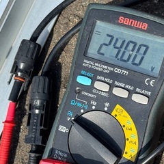 100Wソーラーパネルの画像